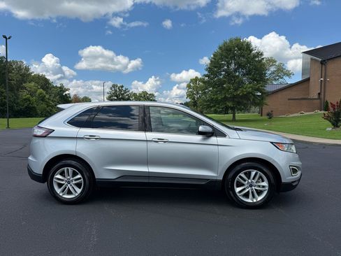 Used 2018 Ford Edge SEL w/ Equipment Group 201A FWD image 2