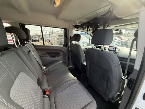 Used 2022 Ford Transit Connect XLT image 24