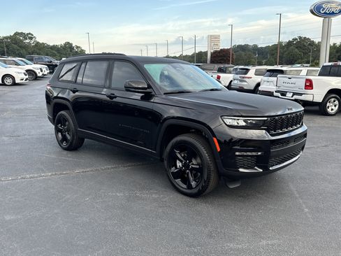 New 2025 Jeep Grand Cherokee L Limited w/ Luxury Tech Group II image 4