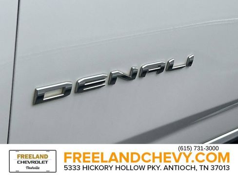 Used 2021 GMC Yukon XL Denali w/ Denali Ultimate Package RWD image 10