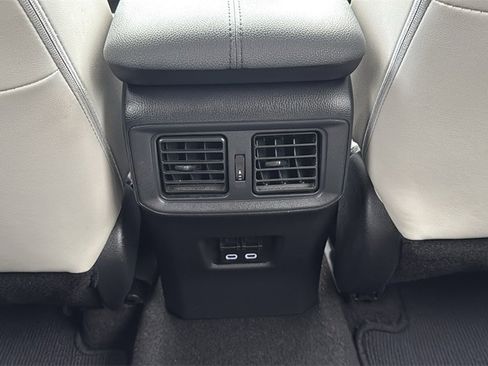 Used 2023 Toyota RAV4 XLE Premium image 16