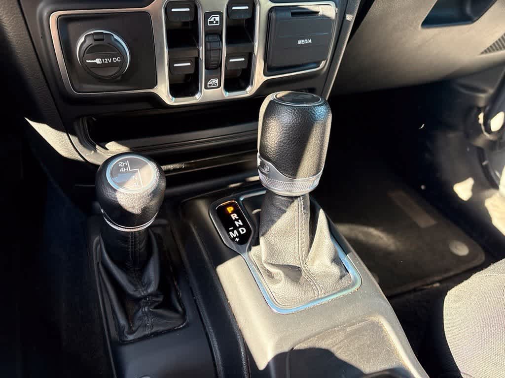 Used 2022 Jeep Wrangler Unlimited Sport AWD/4WD image 12