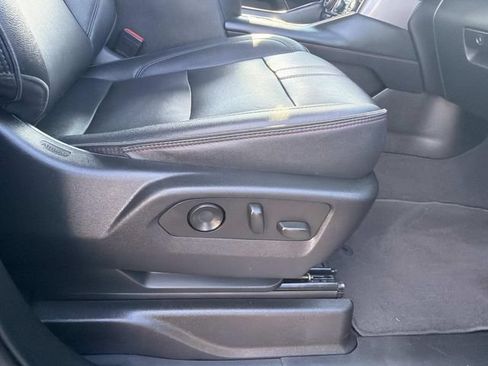Used 2022 Chevrolet Tahoe RST w/ Luxury Package RWD image 16