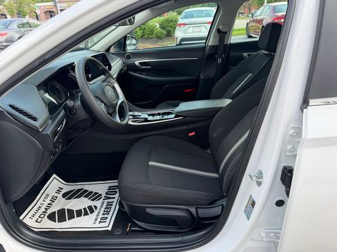 Used 2022 Hyundai Sonata SE w/ Cargo Package FWD image 9
