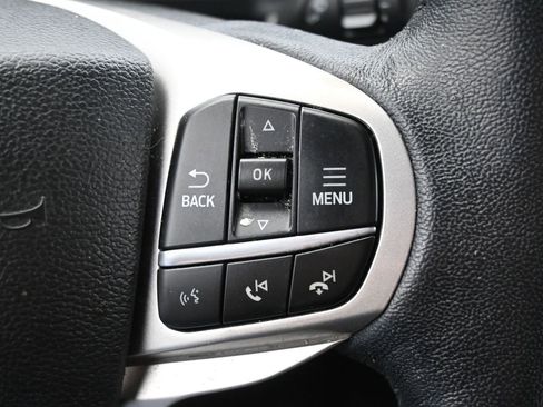 Used 2022 Ford Explorer XLT w/ Equipment Group 202A image 16