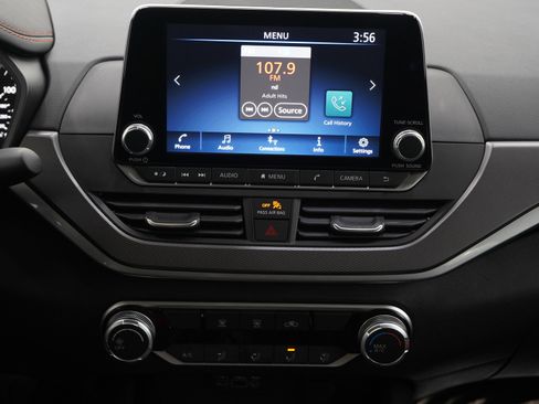 Used 2025 Nissan Altima 2.5 SR image 15