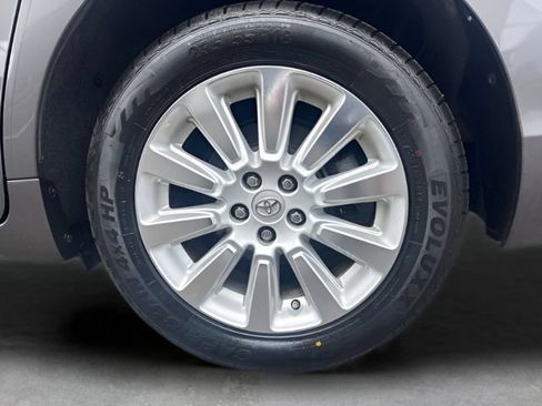 Used 2015 Toyota Sienna XLE Premium AWD/4WD image 33
