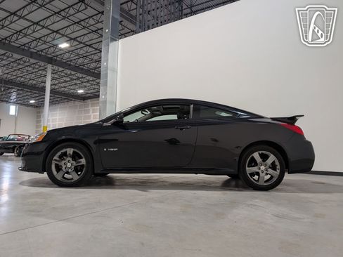 Used 2009 Pontiac G6 GXP w/ Sun And Sound Package image 11