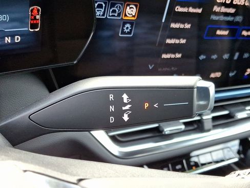 New 2026 Chevrolet Equinox EV LT image 10