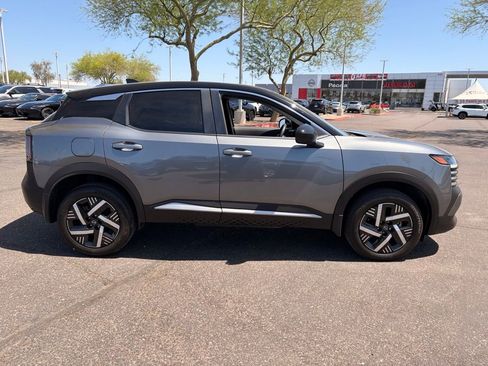 Used 2025 Nissan Kicks SV w/ Illumination Package FWD image 7