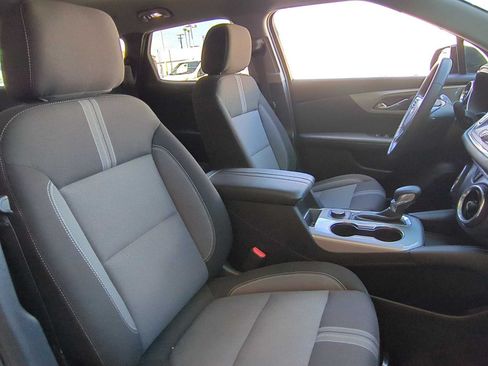 Used 2025 Chevrolet Blazer LT FWD image 27