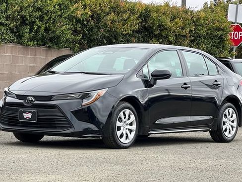 Used 2025 Toyota Corolla LE FWD image 10