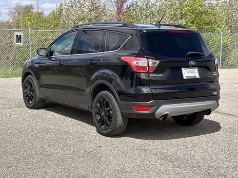 Used 2018 Ford Escape SE w/ SE Sync 3 Package FWD image 5