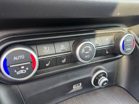 Used 2022 Alfa Romeo Stelvio Ti AWD/4WD image 26
