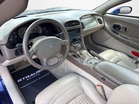 Used 2004 Chevrolet Corvette Coupe w/ Preferred Equipment Group image 12