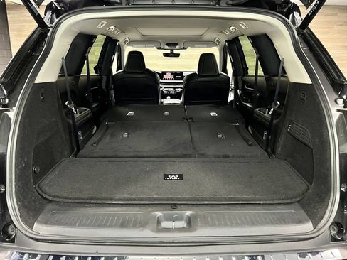 Used 2025 INFINITI QX60 Pure w/ Cargo Package AWD/4WD image 29