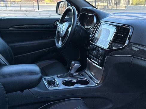 Used 2020 Jeep Grand Cherokee Overland image 9