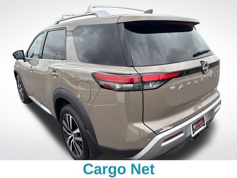 Used 2025 Nissan Pathfinder Platinum image 12