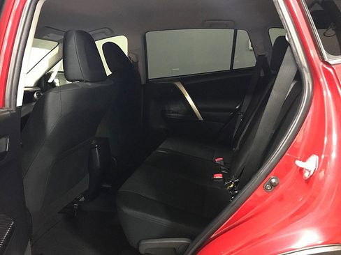 Used 2015 Toyota RAV4 LE FWD image 16