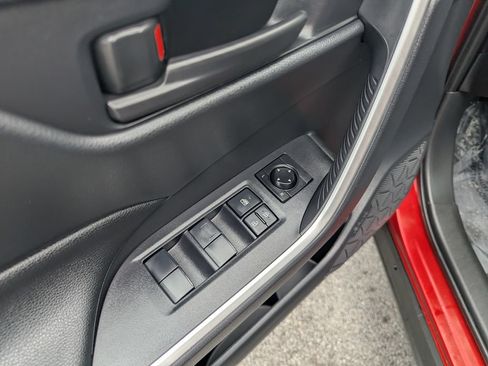 Used 2021 Toyota RAV4 SE w/ Weather & Moonroof Package AWD/4WD image 14