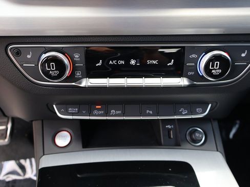 Used 2021 Audi SQ5 Premium w/ Convenience Package image 57