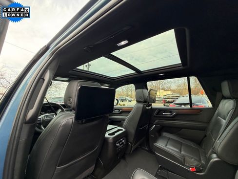 Used 2025 GMC Yukon Denali w/ Denali Reserve Package image 15