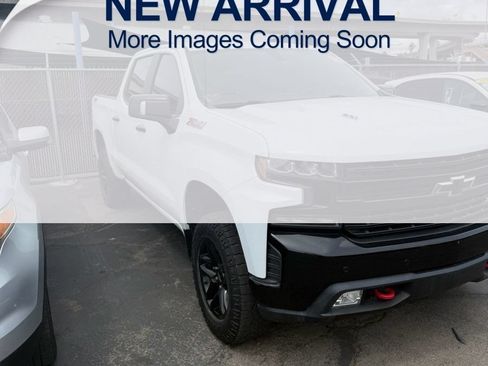 Used 2021 Chevrolet Silverado 1500 LT Trail Boss w/ Convenience Package II AWD/4WD image 1