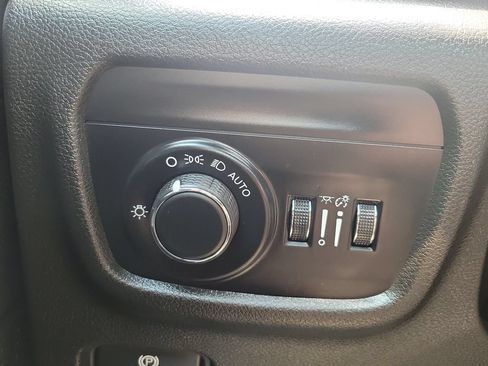 Used 2023 Jeep Grand Cherokee L Laredo AWD/4WD image 23