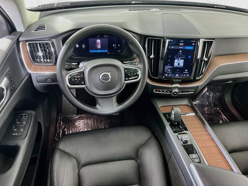 Used 2023 Volvo XC60 B5 Plus AWD/4WD image 22