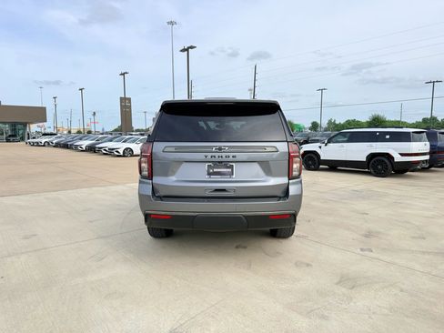 Used 2022 Chevrolet Tahoe Z71 w/ Luxury Package AWD/4WD image 6