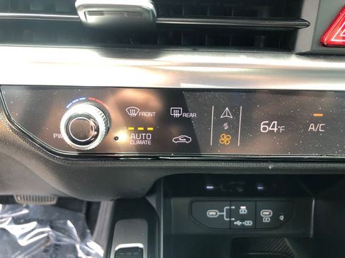 Used 2024 Kia Sorento S AWD/4WD image 14