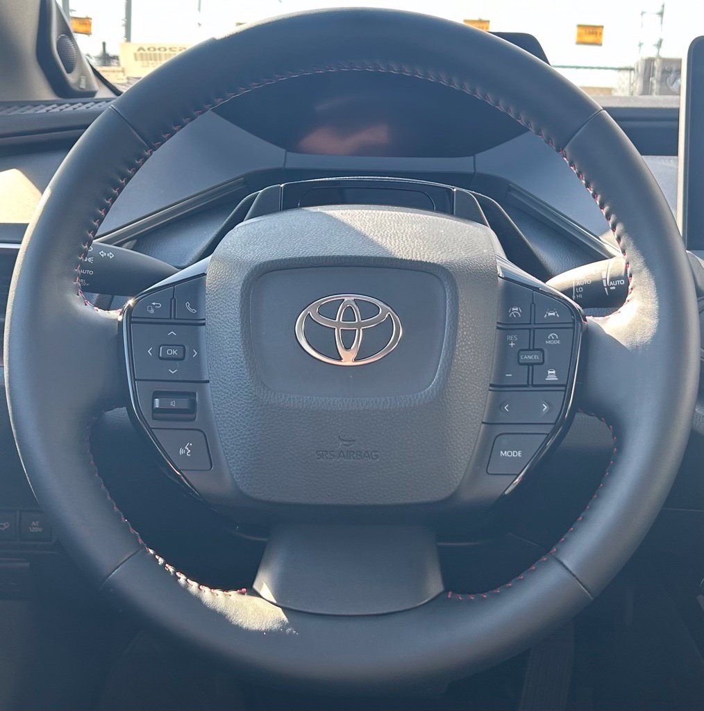 Certified 2025 Toyota Prius Plug-In Hybrid FWD image 21