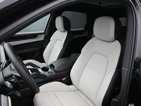 New 2026 Porsche Cayenne AWD/4WD image 5