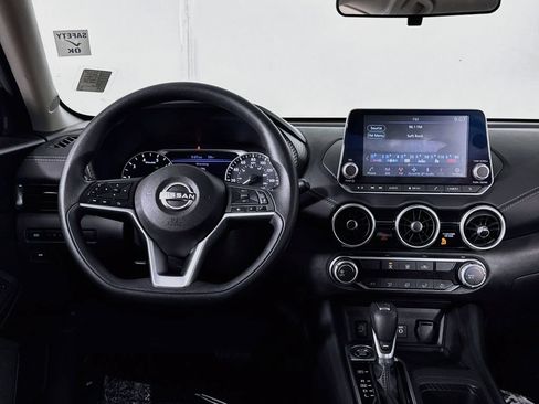 Used 2024 Nissan Sentra SV FWD image 11
