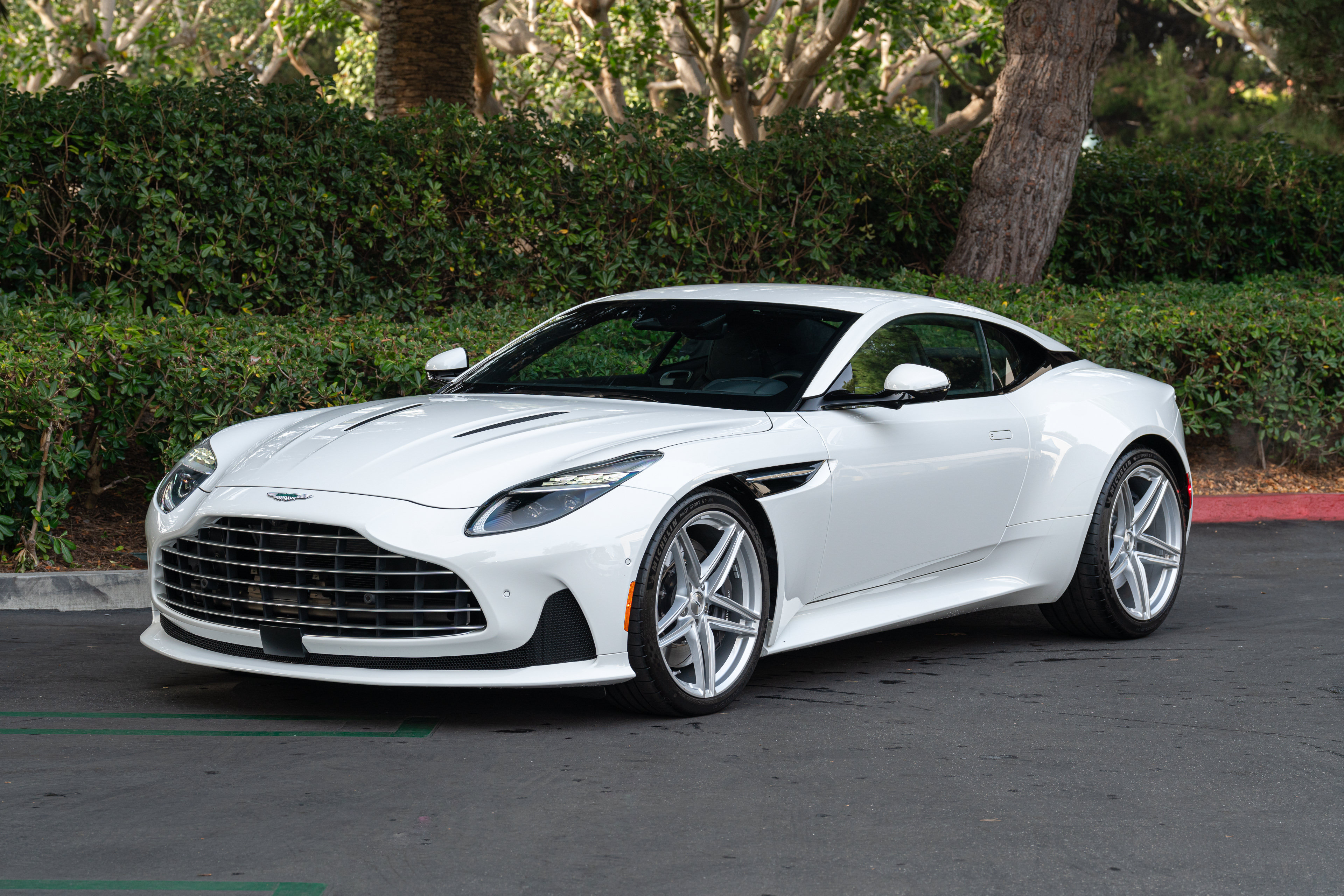 Used 2024 Aston Martin DB12 Coupe RWD image 25