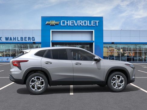 New 2026 Chevrolet Trax LS w/ LS Convenience Package FWD image 29