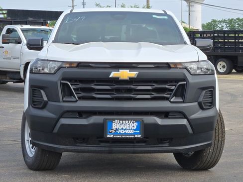 Used 2025 Chevrolet Colorado W/T image 3