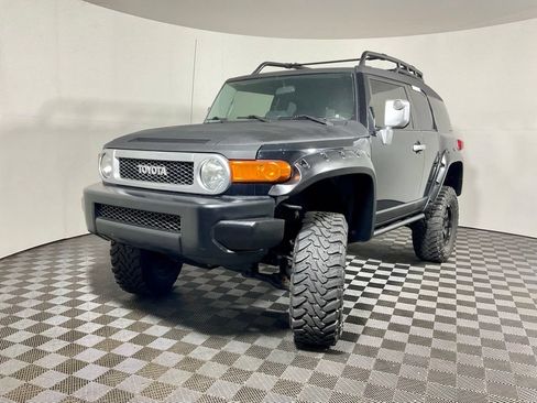 Used 2007 Toyota FJ Cruiser 4WD image 2