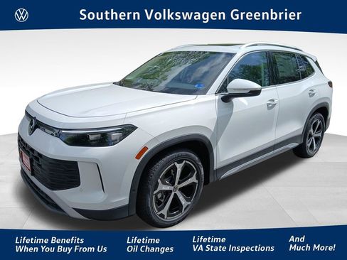 New 2026 Volkswagen Tiguan SE FWD image 1