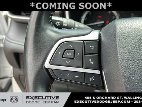 Used 2022 Toyota Highlander XLE AWD/4WD image 13