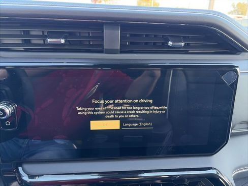 Used 2026 GMC Sierra 2500 AT4X w/ LPO, Black Badging Package image 22