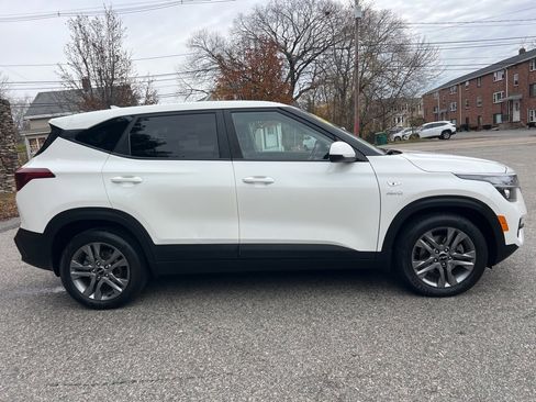 Used 2023 Kia Seltos LX image 6
