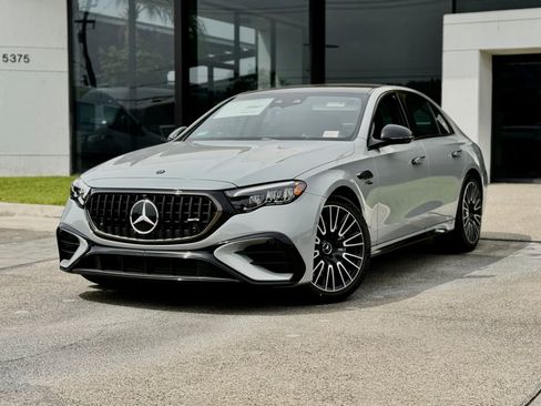 New 2026 Mercedes-Benz E 53 AMG e 4MATIC Sedan image 2