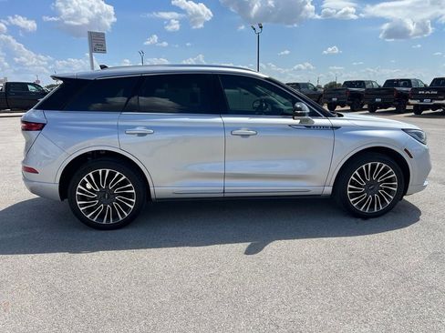 Used 2020 Lincoln Corsair Reserve w/ Appearance Package FWD image 7