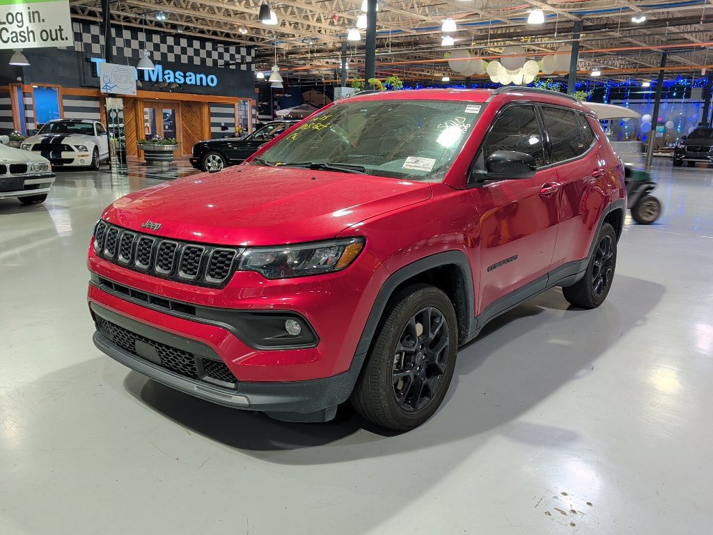 Used 2025 Jeep Compass Latitude w/ Altitude Special Edition AWD/4WD image 3