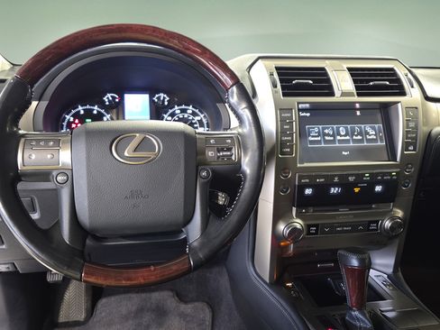 Used 2016 Lexus GX 460 w/ Premium Package AWD/4WD image 31
