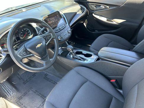 Used 2024 Chevrolet Malibu LT FWD image 18