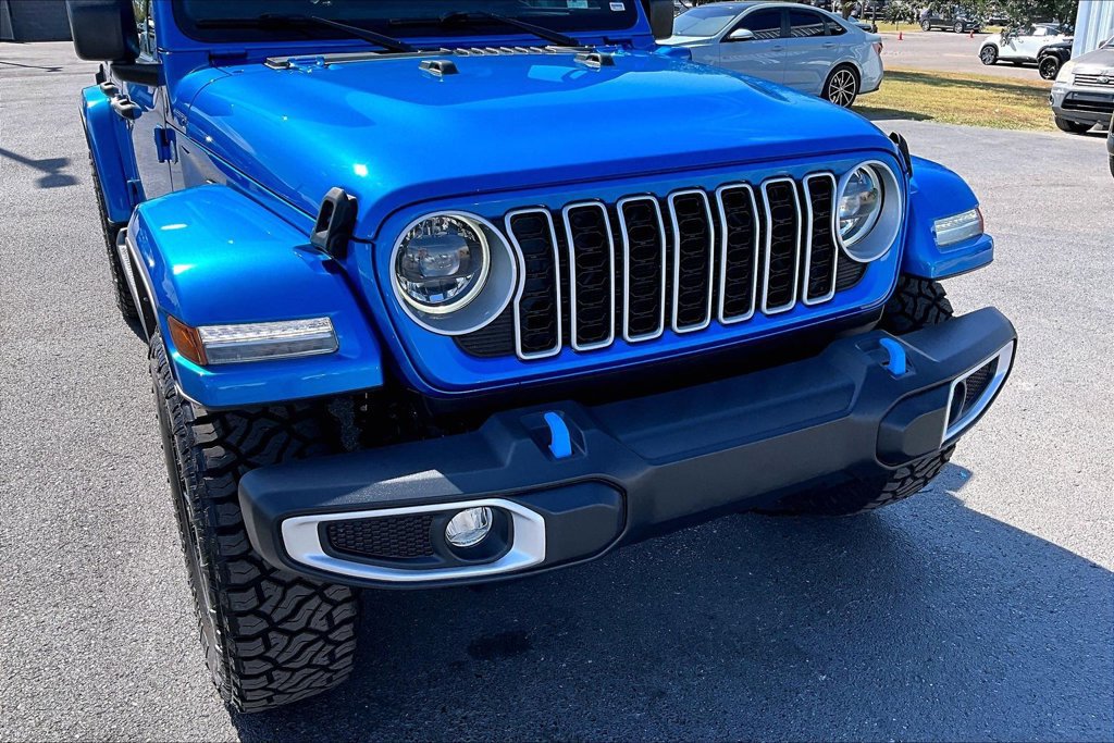 Used 2024 Jeep Wrangler Unlimited Sahara AWD/4WD image 33