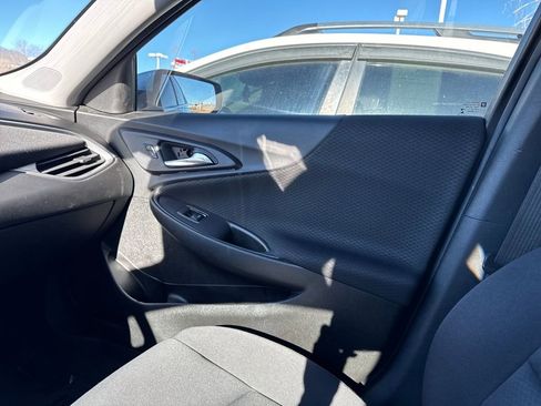 Used 2022 Chevrolet Malibu LT image 40