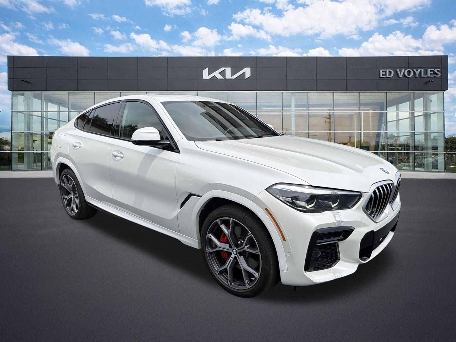 Used 2022 BMW X6 xDrive40i w/ M Sport Package AWD/4WD image 1
